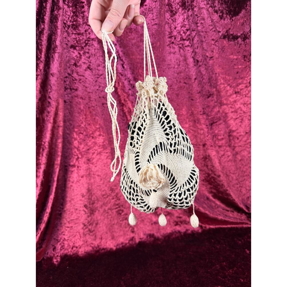 Vintage Accessory - Crochet Lace Handbag – Floral Drawstring Reticule Style - Picture 7 of 10